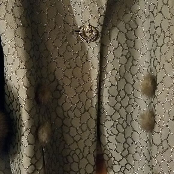 Suit - Picture 3 of 5